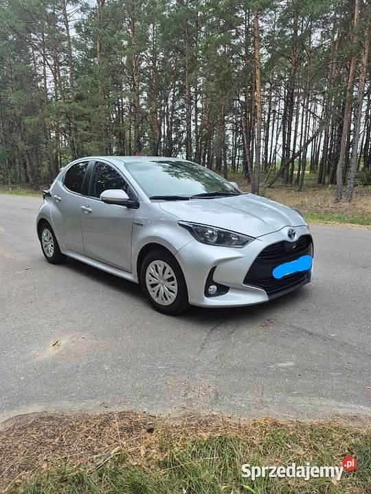 Srebrny Używany 2020 Toyota Yaris Hybrid Hatchback | 63 000 zł (Uczciwa cena) - Obraz 1/3