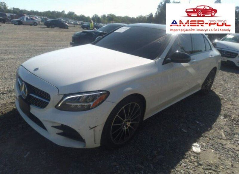 Używany Mercedes C300 255 KM (187 kW) 2019 Biały Sedan/Limuzyna