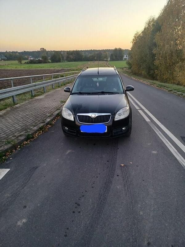 Czarny Używany 2007 Skoda Roomster Minivan | 6000 zł (Super Cena) - Obraz 1/4