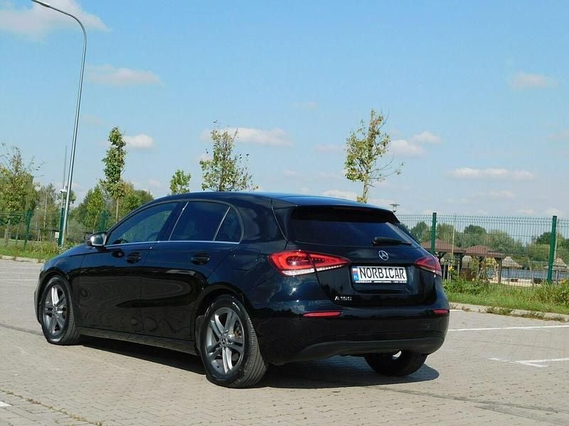 Używany Mercedes A160 109 KM (80 kW) 2020 Czarny (metalik) Hatchback