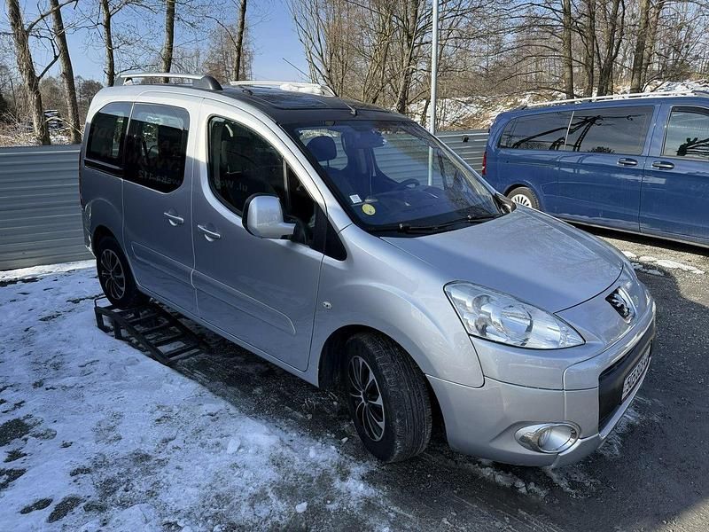 Używany Peugeot Partner 93 KM (68 kW) 2011 Srebrny (metalik) Minivan