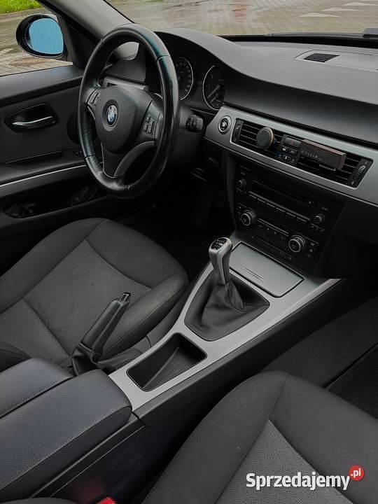 Używany BMW 318 143 KM (105 kW) 2008 Czarny Sedan/Limuzyna