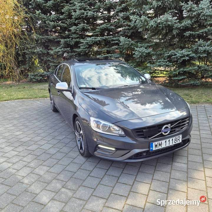 Grafitowy Używany 2015 Volvo S60 R-Design Sedan/Limuzyna | 55 000 zł (Drogi) - Obraz 1/4
