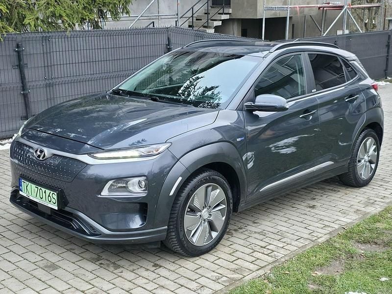 Szary Używany 2020 Hyundai Kona SUV | 65 900 zł - Obraz 1/4