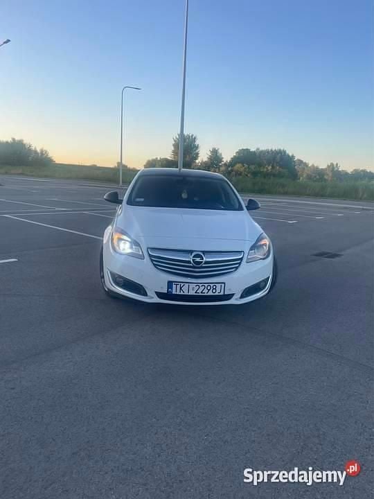 Biały Używany 2014 Opel Insignia Hatchback | 27 900 zł (Dobra cena) - Obraz 1/4