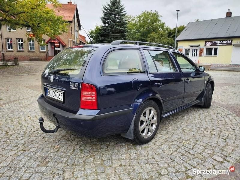 Używany Skoda Octavia LAURIN & KLEMENT 2000 Niebieski Kombi