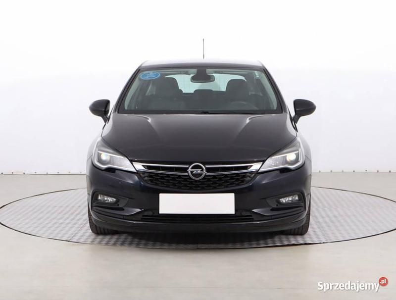Niebieski Używany 2017 Opel Astra Hatchback | 43 999 zł (Uczciwa cena) - Obraz 1/4