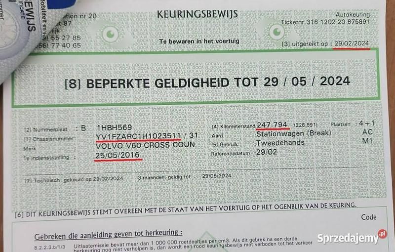 Używany Volvo V60 CC Summum 150 KM (110 kW) 2016 Brązowy Kombi