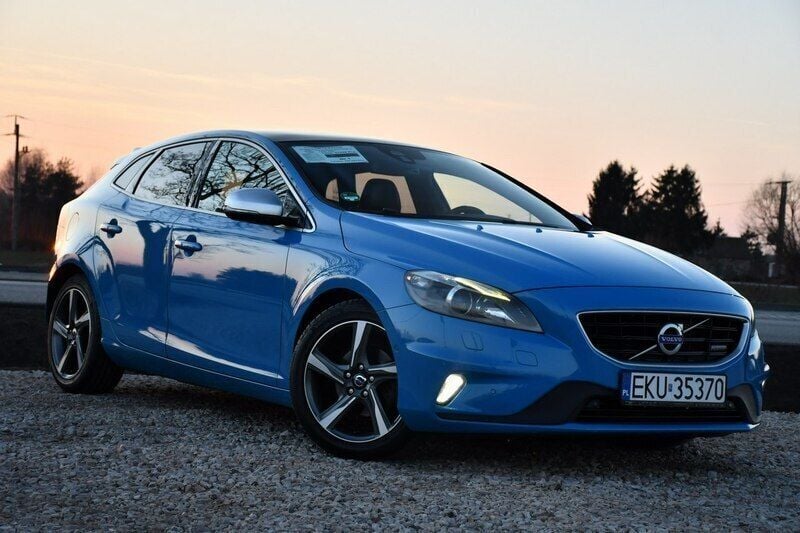 Używany Volvo V40 115 KM (84 kW) 2013 Niebieski ciemny (metalik) Kombi