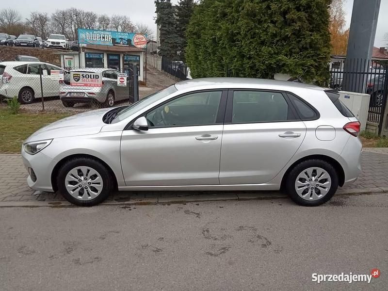 Używany Hyundai i30 100 KM (73 kW) 2019 Srebrny (metalik) Hatchback