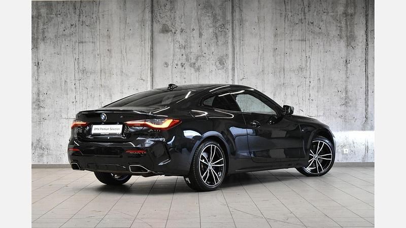 Używany BMW M440 M Sport 387 KM (284 kW) 2023 Czarny szafir metalizowany Sedan/Limuzyna