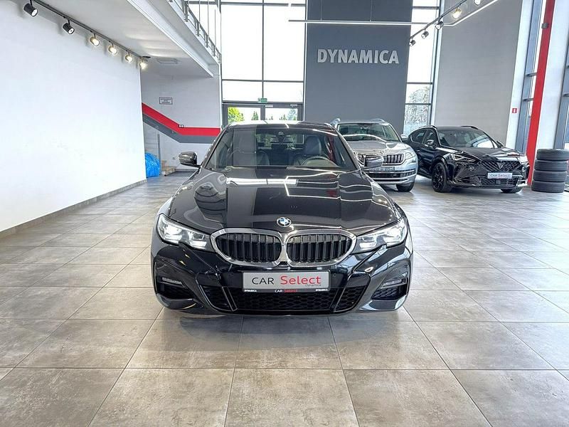Grafitowy (metalik) Używany 2022 BMW 320 M Sport Sedan/Limuzyna | 142 900 zł (Dość drogi) - Obraz 1/2