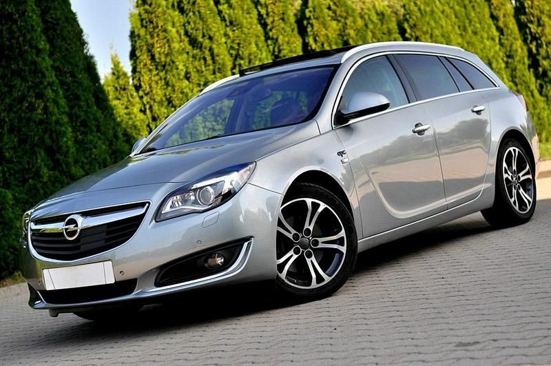 Inny (metalik, perła) Używany 2015 Opel Insignia Kombi | 32 900 zł (Uczciwa cena) - Obraz 1/4
