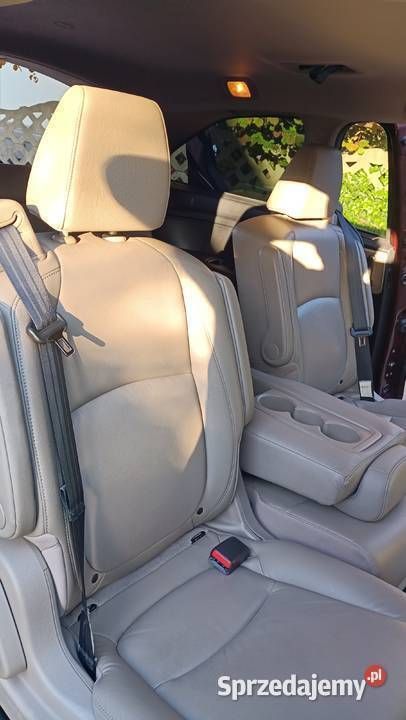 Używany Honda Odyssey 280 KM (205 kW) 2018 Bordowy Minivan