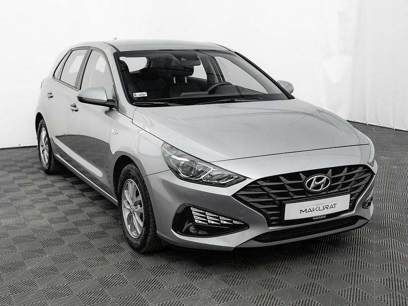 Używany Hyundai i30 110 KM (80 kW) 2022 Srebrny (metalik) Hatchback