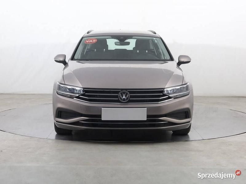 Beżowy Używany 2019 VW Passat Kombi | 62 999 zł (Dobra cena) - Obraz 1/4