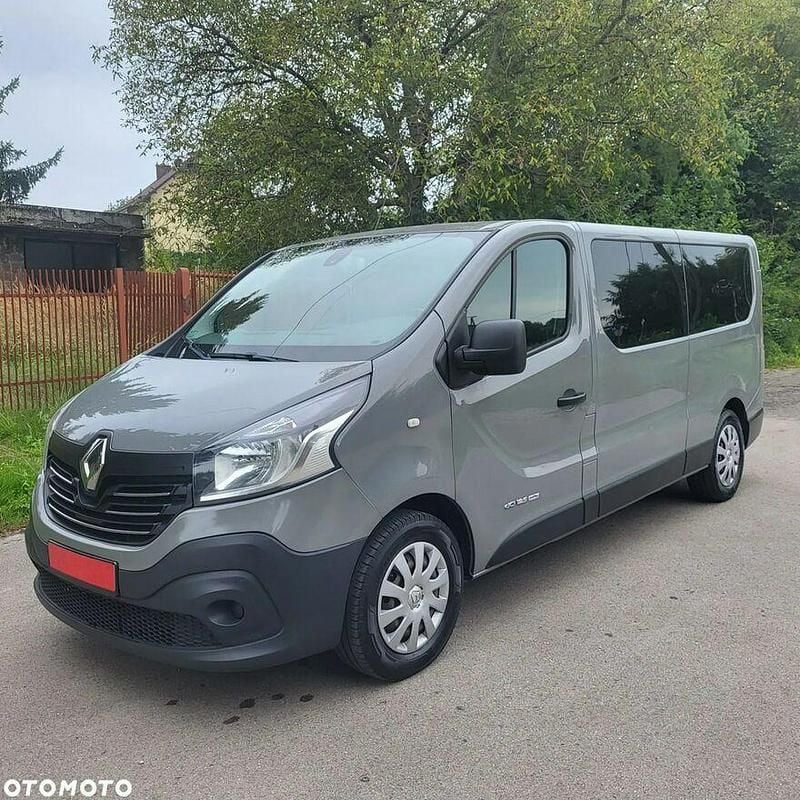 Szary Używany 2017 Renault Trafic Minivan | 46 900 zł (Dobra cena) - Obraz 1/4