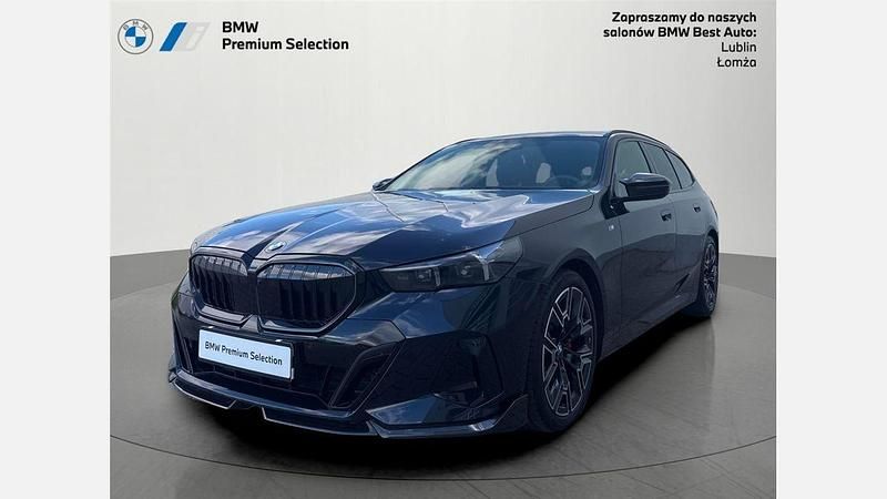 Czarny carbon m metalizowany Używany 2025 BMW 520 Comfort Edition Kombi | 348 900 zł - Obraz 1/3