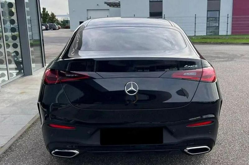 Nowe Mercedes GLC200 197 KM (144 kW) 2025 Czarny (metalik) SUV