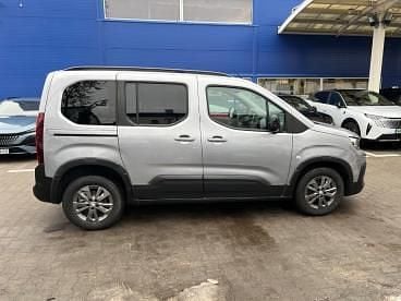 Używany Peugeot Rifter Allure 102 KM (75 kW) 2024 Szary Minivan