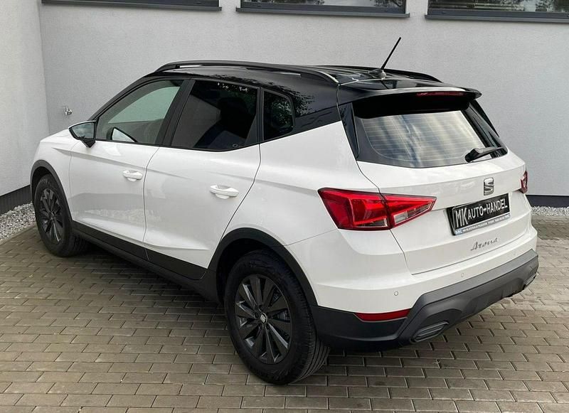 Używany Seat Arona 95 KM (69 kW) 2023 Biały SUV
