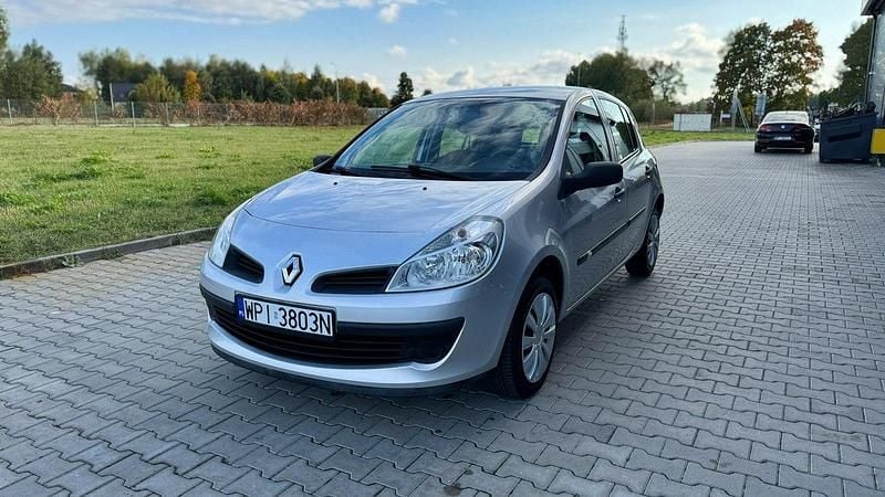 Używany Renault Clio II 65 KM (47 kW) 2006 Srebrny (metalik) Hatchback