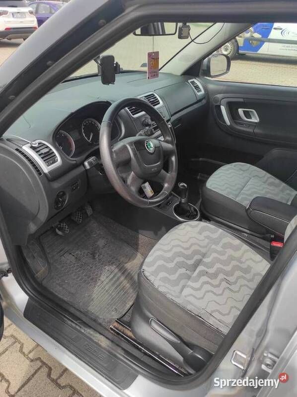 Używany Skoda Fabia 2010 Srebrny Hatchback