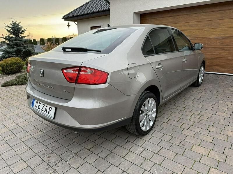Używany Seat Toledo 105 KM (77 kW) 2014 Złoty Hatchback