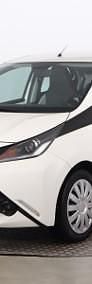 Używany Toyota Aygo 69 KM (50 kW) 2016 Biały Hatchback