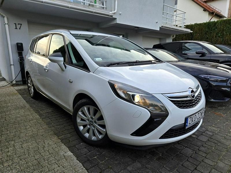Biały Używany 2014 Opel Zafira Minivan | 26 900 zł (Dobra cena) - Obraz 1/4