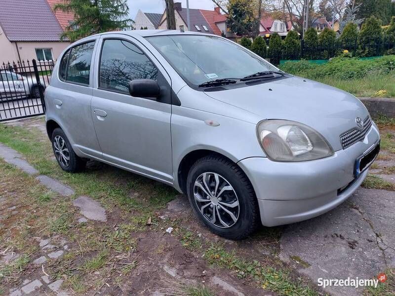 Srebrny Używany 2000 Toyota Yaris Hatchback | 3490 zł (Uczciwa cena) - Obraz 1/4