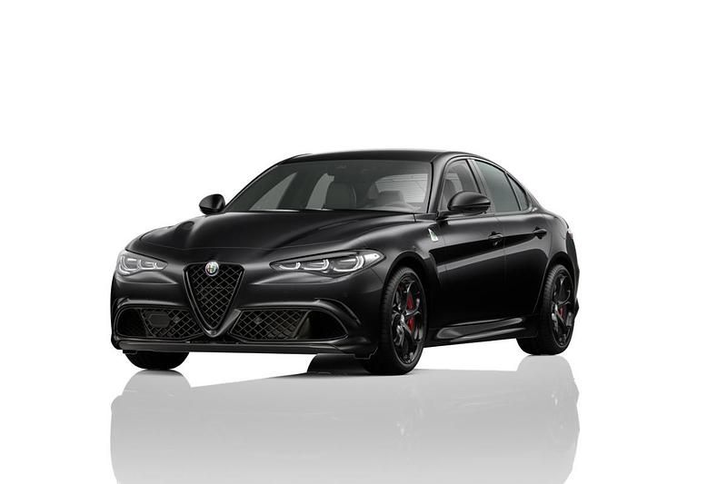 Lakier metalizowany szary vesuvio grey Nowe 2025 Alfa Romeo Giulia Quadrifoglio Sedan/Limuzyna | 430 063 zł - Obraz 1/4