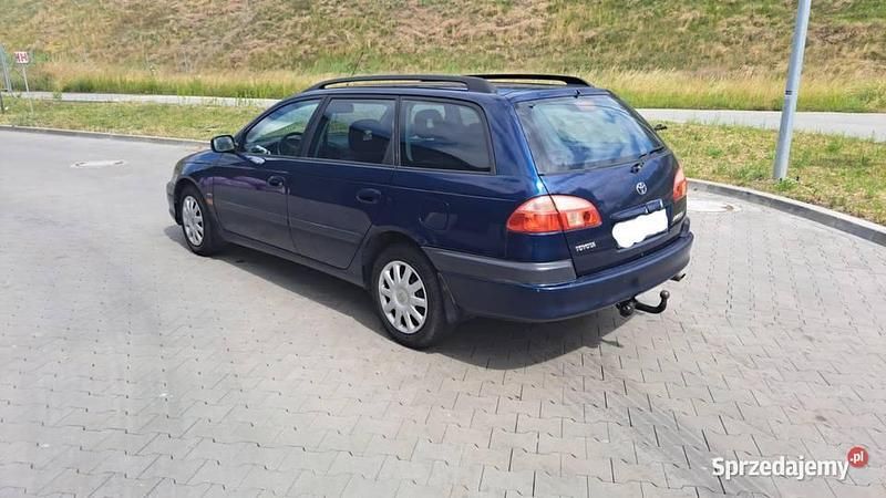 Używany 2002 Toyota Avensis T2 Kombi | 3900 zł - Obraz 1/4