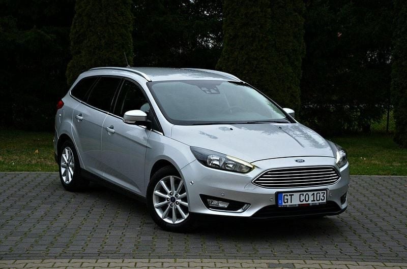 Srebrny (metalik) Używany 2017 Ford Focus Kombi | 35 900 zł (Dobra cena) - Obraz 1/4