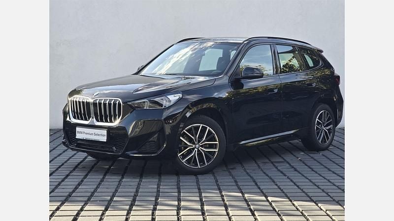 Czarny szafir metalizowany Używany 2024 BMW X1 Luxury Line SUV | 169 900 zł (Dobra cena) - Obraz 1/3