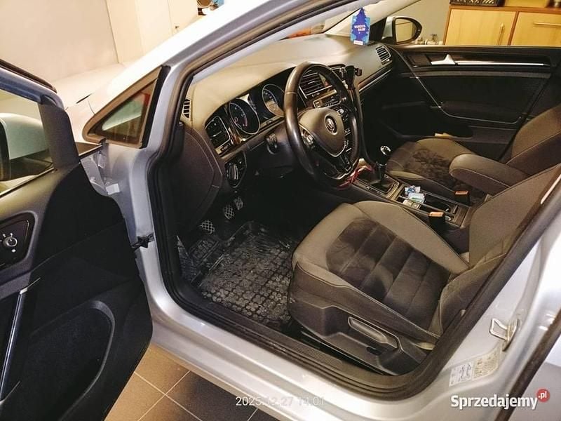 Używany 2016 VW Golf VII Kombi | 39 900 zł (Uczciwa cena) - Obraz 1/4