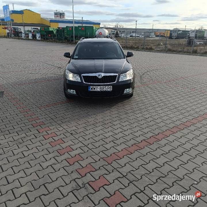 Czarny Używany 2010 Skoda Octavia Sedan/Limuzyna | 23 900 zł (Drogi) - Obraz 1/4