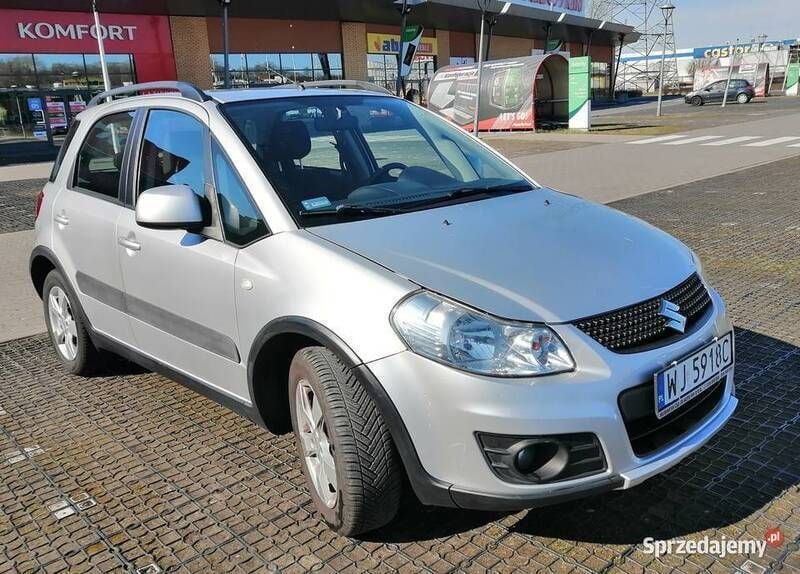 Używany Suzuki SX4 120 KM (88 kW) 2014 Srebrny SUV