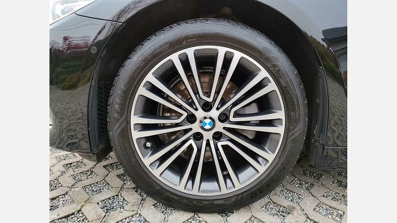 Używany BMW 518 Sport Line 150 KM (110 kW) 2018 Black 2 Sedan/Limuzyna