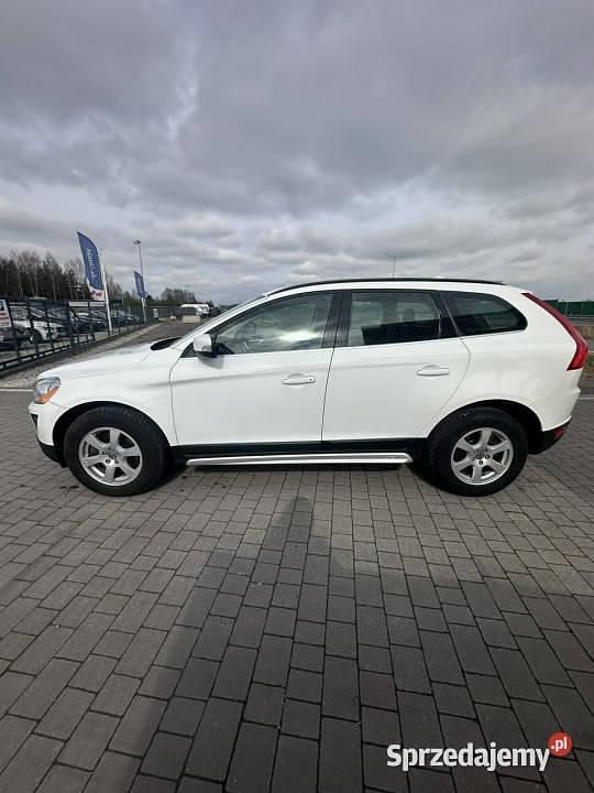 Biały Używany 2013 Volvo XC60 SUV | 61 800 zł (Dość drogi) - Obraz 1/4