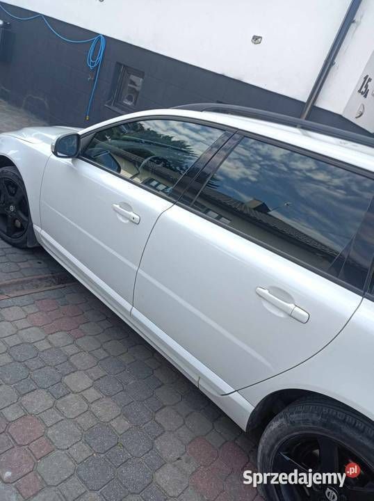 Używany Volvo V70 2010 Biały Kombi