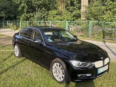Czarny Używany 2013 BMW 328 Sedan/Limuzyna | 54 999 zł (Uczciwa cena) - Obraz 1/4