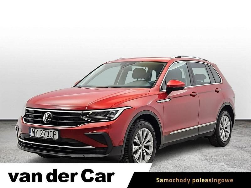 Używany VW Tiguan Life 150 KM (110 kW) 2022 Czerwony SUV