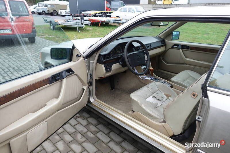 Używany Mercedes E300 1990 Złoty Coupe