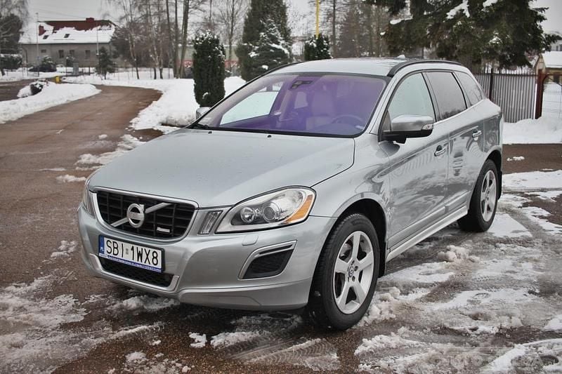 Używany Volvo XC60 R-Design 2012 Srebrny SUV