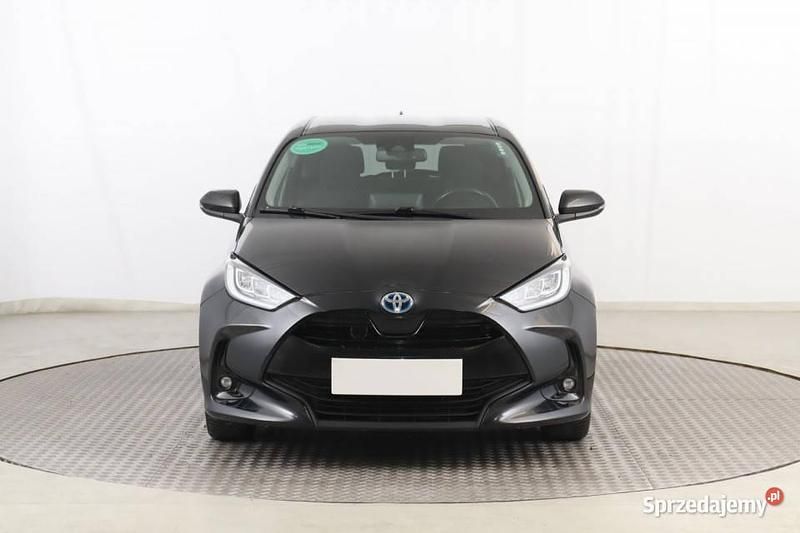 Czarny Używany 2021 Toyota Yaris Hybrid Hatchback | 71 999 zł (Dość drogi) - Obraz 1/4
