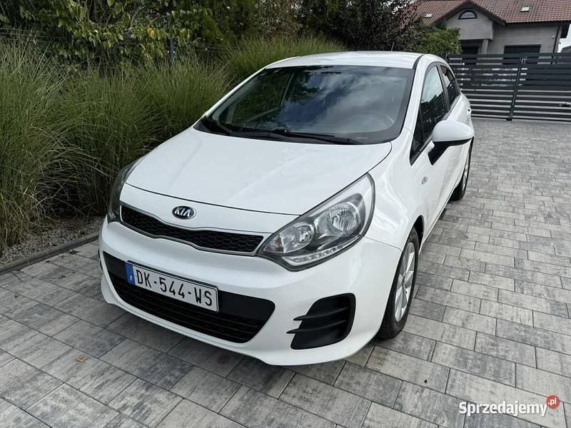 Biały Używany 2015 Kia Rio 2 Hatchback | 29 900 zł - Obraz 1/4