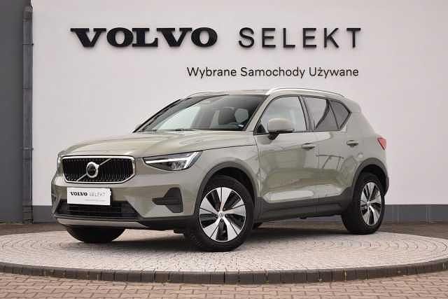 Zielony Używany 2024 Volvo XC40 SUV | 149 900 zł (Uczciwa cena) - Obraz 1/4