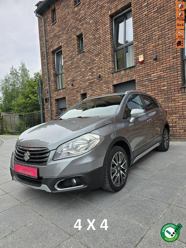 Szary (metalik) Używany 2016 Suzuki SX4 S-Cross SUV | 33 900 zł (Dobra cena) - Obraz 1/4