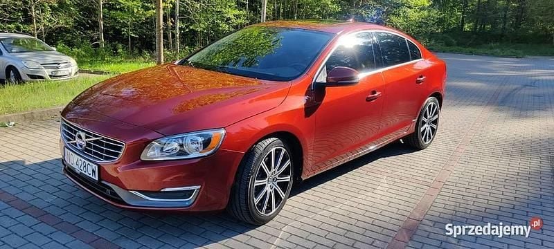 Czerwony Używany 2017 Volvo S60 Inscription Sedan/Limuzyna | 67 500 zł (Uczciwa cena) - Obraz 1/4